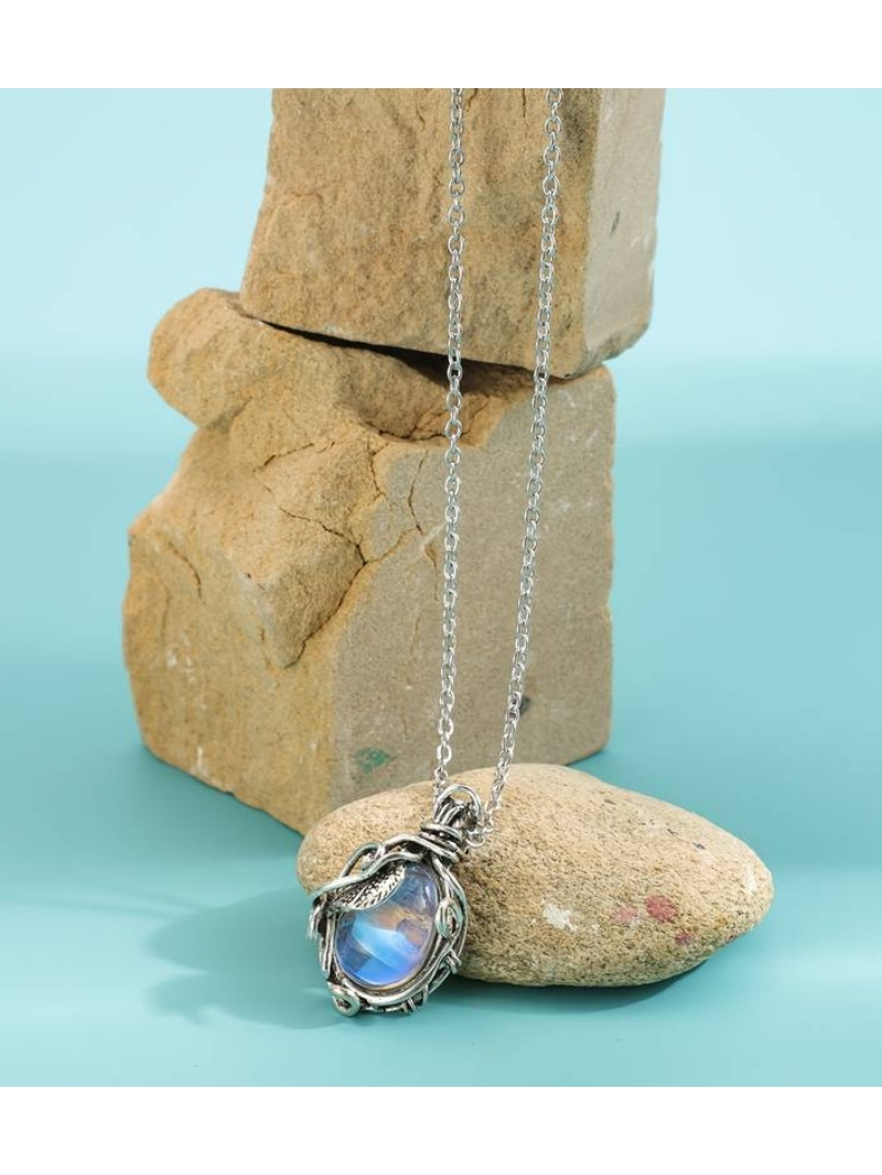 Vintage%20Yaprak%20Detaylı%20Damla%20Kolye