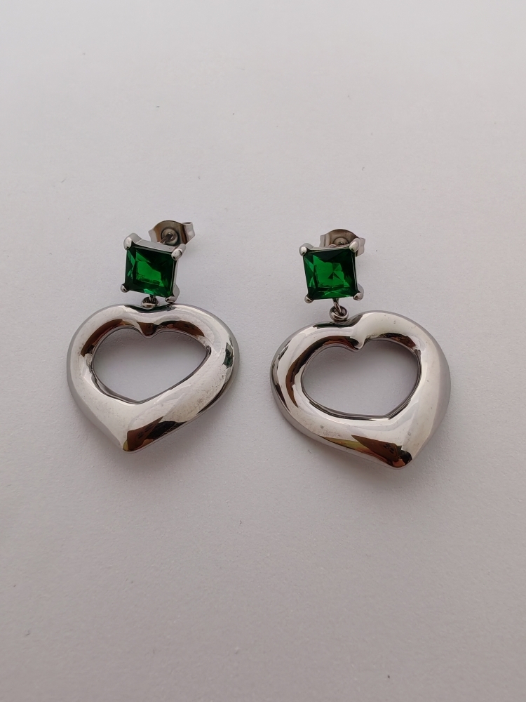 316L%20Paslanmaz%20Çelik%20Küpe%20–%20Kararma%20Yapmaz,%20Antialerjik%20Kadın%20Küpe