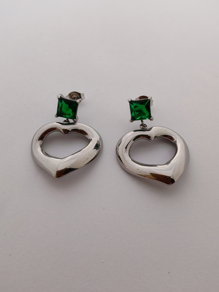 316L%20Paslanmaz%20Çelik%20Küpe%20–%20Kararma%20Yapmaz,%20Antialerjik%20Kadın%20Küpe