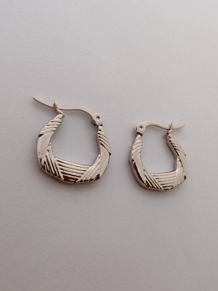 316L%20Paslanmaz%20Çelik%20Küpe%20–%20Kararma%20Yapmaz,%20Antialerjik%20Kadın%20Küpe