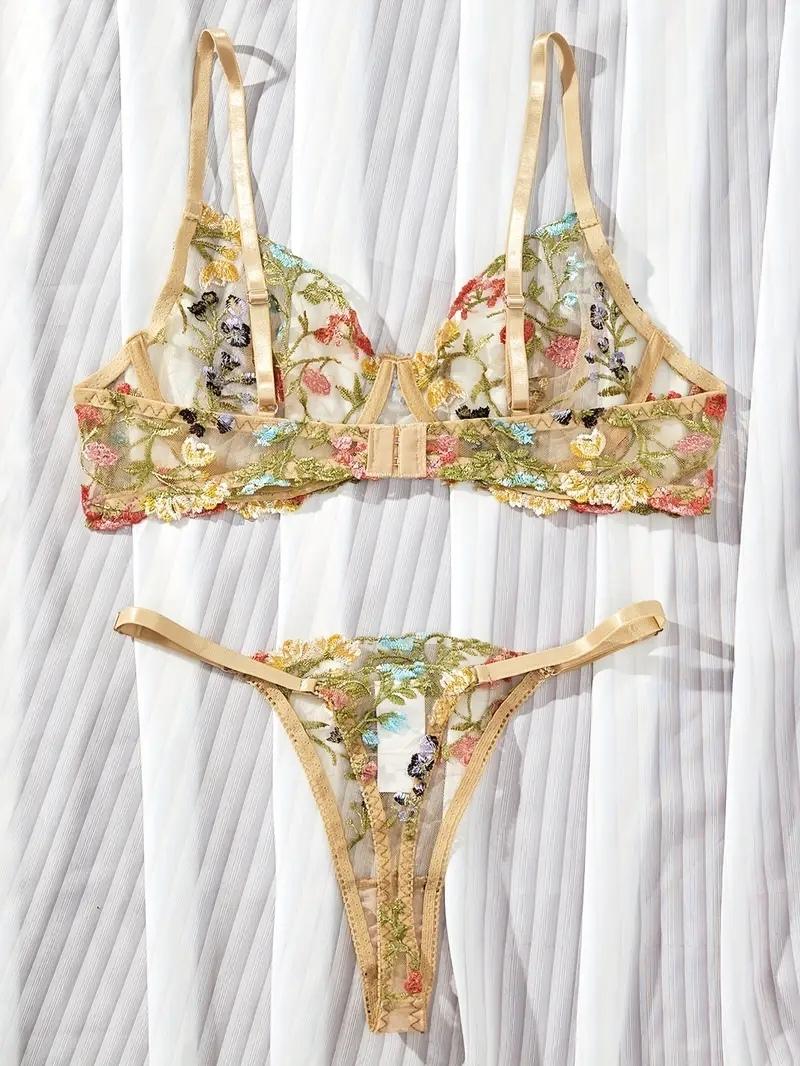 Seksi%20Yarı%20Şeffaf%20İç%20Çamaşırı%20Seti%20Çiçek%20Nakışlı