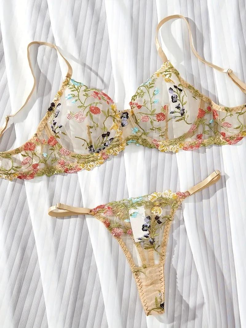 Seksi%20Yarı%20Şeffaf%20İç%20Çamaşırı%20Seti%20Çiçek%20Nakışlı