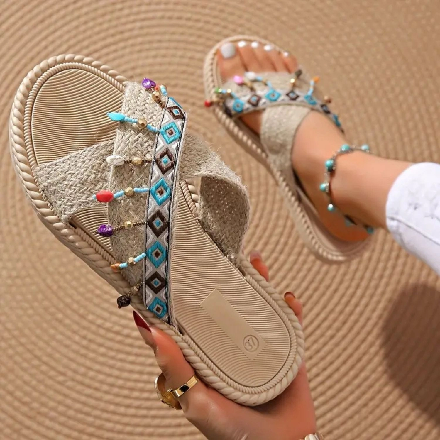 Boncuk%20Detaylı%20Etnik%20Kadın%20Terlik